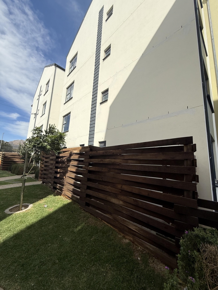 2 Bedroom Property for Sale in Admirals Park Western Cape